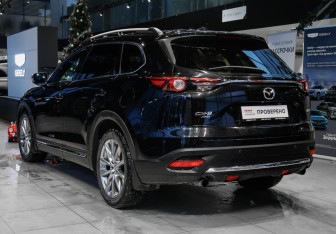 Подержанный автомобиль Mazda CX-9 2017 года (6 фото)