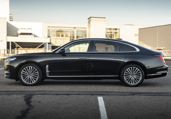 Подержанный автомобиль Hongqi H9 2020 года (8 фото)