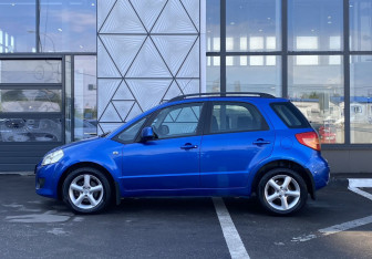 Подержанный автомобиль Suzuki SX4 Hatchback 2009 года (8 фото)