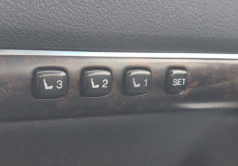 Подержанный автомобиль Toyota Land Cruiser Suv 2014 года (17 фото)