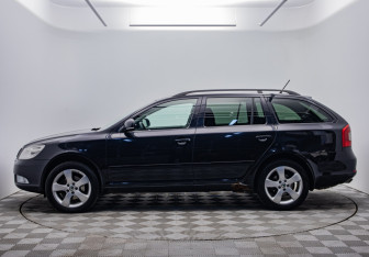 Подержанный автомобиль Skoda Octavia Wagon 2012 года (2 фото)