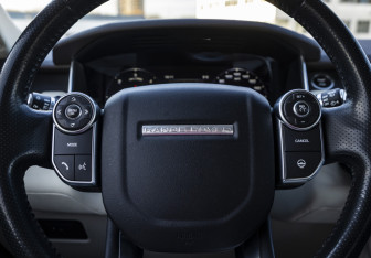Подержанный автомобиль Land Rover Range Rover Sport 2016 года (11 фото)
