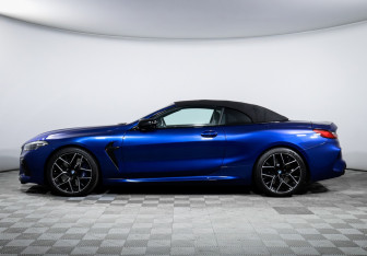 Подержанный автомобиль BMW M8 Convertible 2020 года (8 фото)