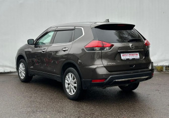 Подержанный автомобиль Nissan X-Trail 2021 года (7 фото)