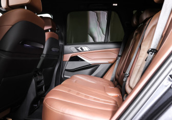 Подержанный автомобиль BMW X5 2019 года (11 фото)