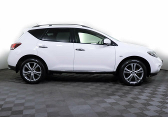 Подержанный автомобиль Nissan Murano Suv 2014 года (3 фото)