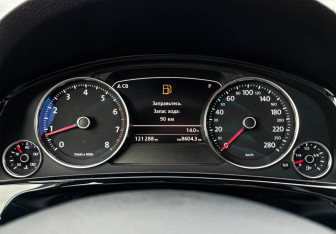 Подержанный автомобиль Volkswagen Touareg 2014 года (11 фото)