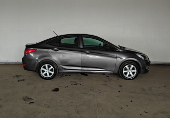 Подержанный автомобиль Hyundai Solaris Sedan 2016 года (8 фото)