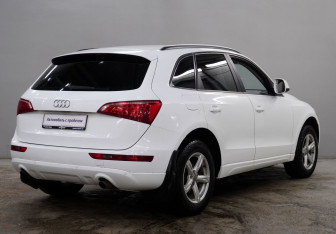 Подержанный автомобиль Audi Q5 2011 года (7 фото)