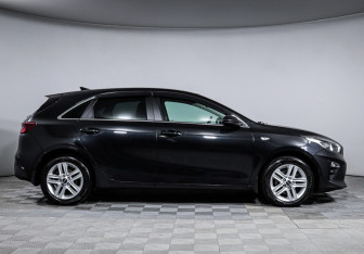 Подержанный автомобиль Kia Ceed Hatchback 2019 года (4 фото)