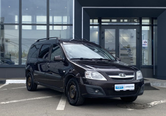 Подержанный автомобиль LADA (ВАЗ) Largus Wagon 2015 года (3 фото)