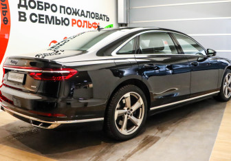 Подержанный автомобиль Audi A8 2018 года (4 фото)