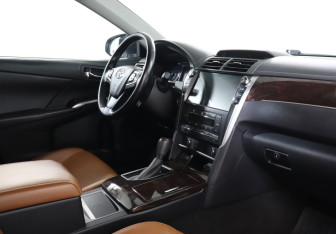 Подержанный автомобиль Toyota Camry Sedan 2017 года (9 фото)