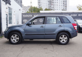 Подержанный автомобиль Suzuki Grand Vitara 2006 года (8 фото)