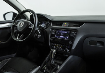 Подержанный автомобиль Skoda Octavia Liftback 2017 года (9 фото)