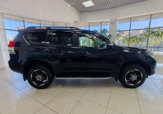 Подержанный автомобиль Toyota Land Cruiser Prado 2013 года (4 фото)
