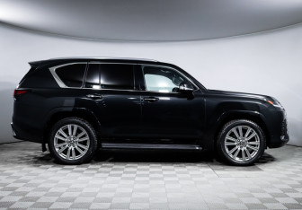 Подержанный автомобиль Lexus LX 2024 года (4 фото)