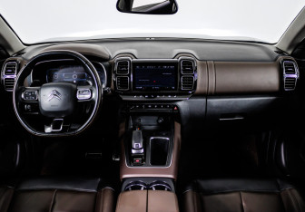 Подержанный автомобиль Citroen C5 Aircross 2019 года (17 фото)