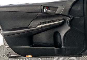 Подержанный автомобиль Toyota Camry Sedan 2016 года (19 фото)