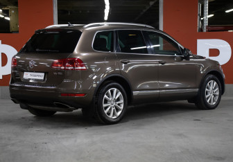 Подержанный автомобиль Volkswagen Touareg 2013 года (5 фото)