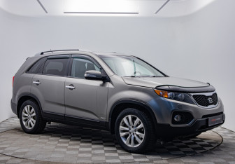 Подержанный автомобиль Kia Sorento 2010 года (7 фото)