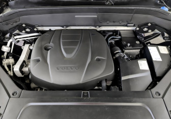 Подержанный автомобиль Volvo XC90 2015 года (9 фото)