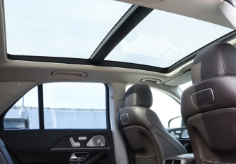 Подержанный автомобиль Mercedes-Benz GLE 2019 года (20 фото)