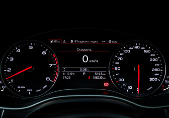 Подержанный автомобиль Audi A7 2016 года (11 фото)