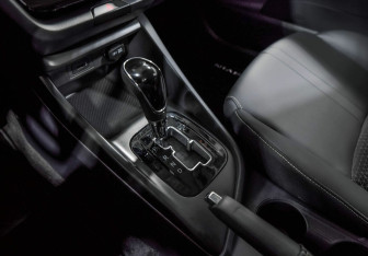 Подержанный автомобиль Changan Alsvin 2023 года (12 фото)