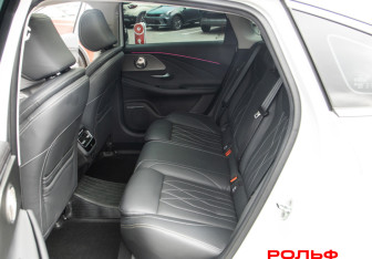 Подержанный автомобиль Chery Arrizo 8 2023 года (8 фото)