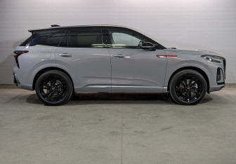 Новый Hongqi HS3 2025 (4 фото)