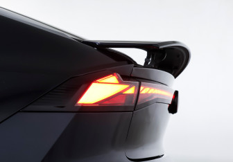 Подержанный автомобиль Changan UNI-V 2023 года (27 фото)