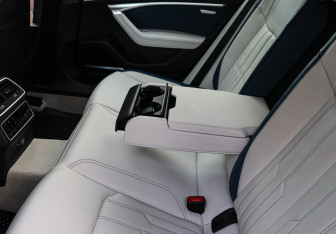 Подержанный автомобиль Audi A7 2019 года (14 фото)