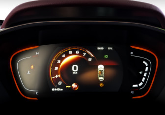 Подержанный автомобиль Geely Coolray 2023 года (13 фото)