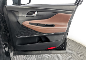 Подержанный автомобиль Hyundai Santa Fe 2022 года (25 фото)