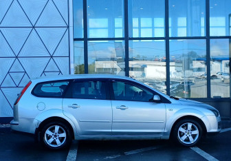 Подержанный автомобиль Ford Focus Wagon 2005 года (4 фото)