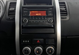 Подержанный автомобиль Nissan X-Trail 2013 года (17 фото)