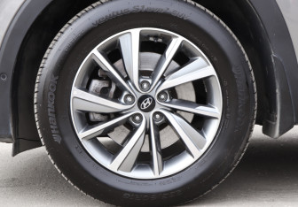 Подержанный автомобиль Hyundai Santa Fe 2018 года (23 фото)