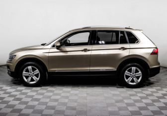 Подержанный автомобиль Volkswagen Tiguan 2018 года (8 фото)
