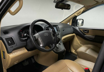 Подержанный автомобиль Hyundai Grand Starex 2018 года (9 фото)