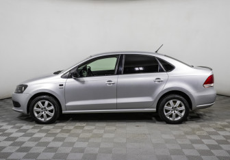 Подержанный автомобиль Volkswagen Polo Sedan 2013 года (8 фото)
