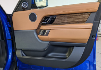 Подержанный автомобиль Land Rover Range Rover 2019 года (13 фото)