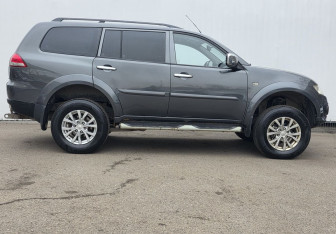 Подержанный автомобиль Mitsubishi Pajero Sport 2014 года (4 фото)
