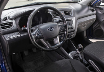 Подержанный автомобиль Kia Rio Sedan 2014 года (16 фото)