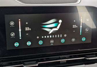 Подержанный автомобиль Omoda C5 2023 года (27 фото)