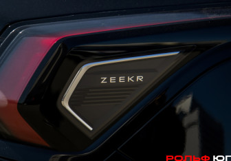 Подержанный автомобиль Zeekr 001 2024 года (22 фото)