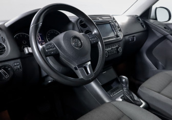 Подержанный автомобиль Volkswagen Tiguan 2012 года (13 фото)