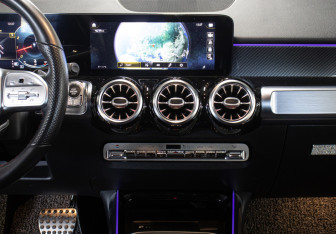 Подержанный автомобиль Mercedes-Benz GLB 2020 года (15 фото)