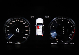 Подержанный автомобиль Volvo XC60 2018 года (11 фото)