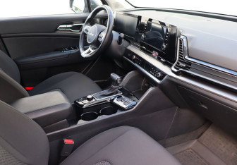 Подержанный автомобиль Kia Sportage 2023 года (12 фото)